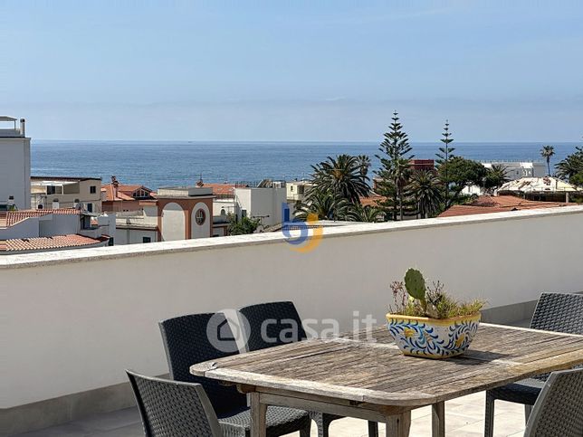 Appartamento in residenziale in Via Aurelia 507