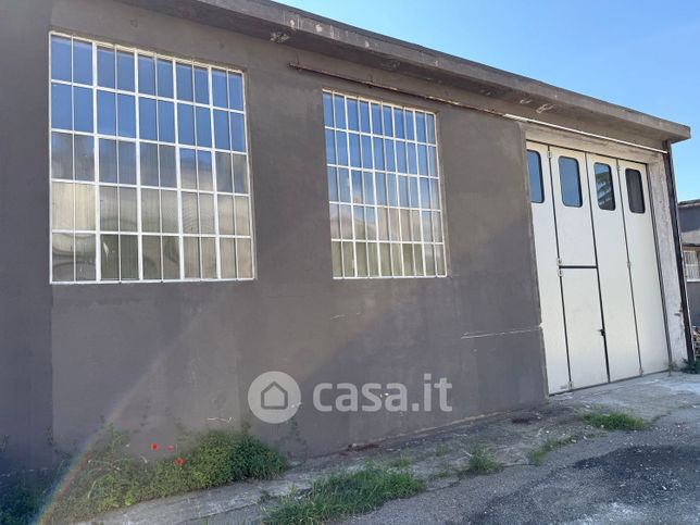 Capannone in commerciale in Via Silvio Pellico 38