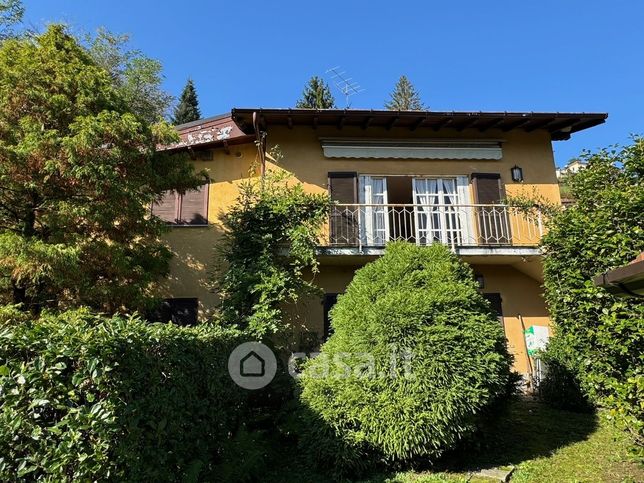 Casa indipendente in residenziale in Via Ponte Tresa