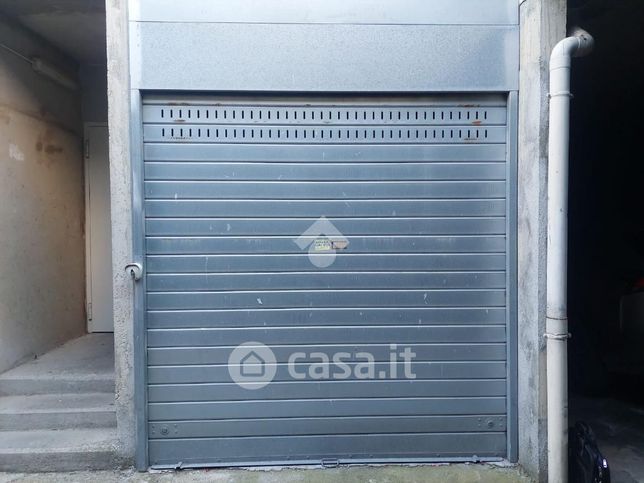 Box/posto auto in residenziale in Via Giovanni Guareschi 32