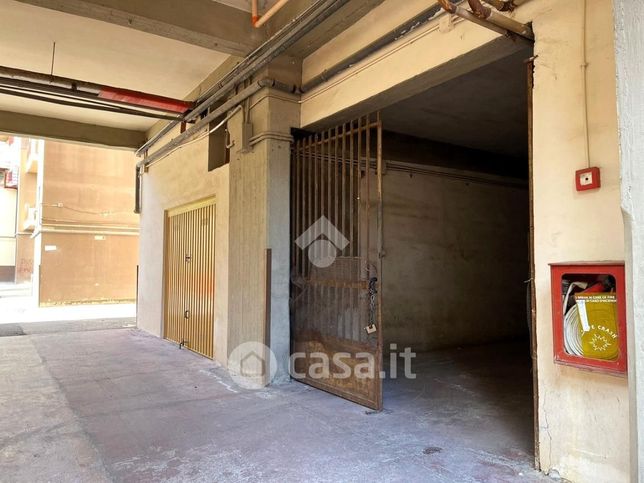 Garage/posto auto in residenziale in Via Michele Titone 61