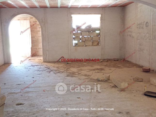 Casa bi/trifamiliare in residenziale in Piazza Sperone 18
