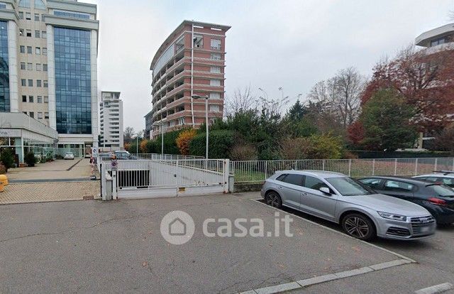 Box/posto auto in residenziale in Via San Rocco 38