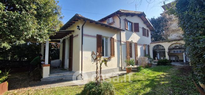 Villa in residenziale in Via Cristoforo Colombo