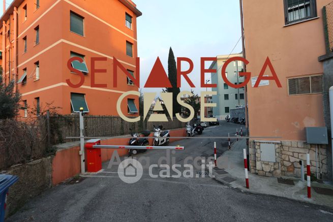 Garage/posto auto in residenziale in Via Bottini