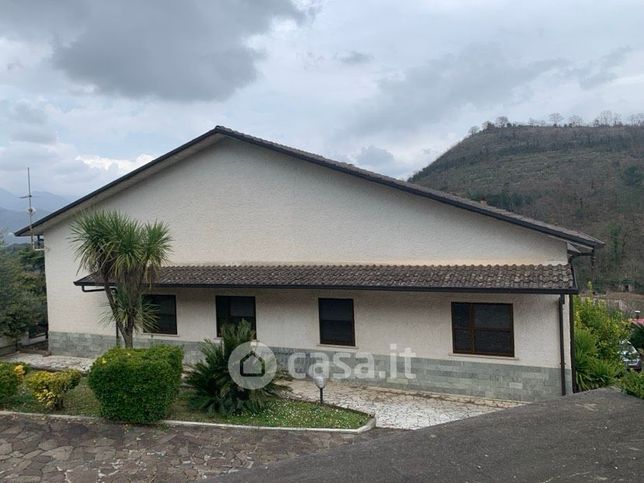 Appartamento in residenziale in Via Monticelli