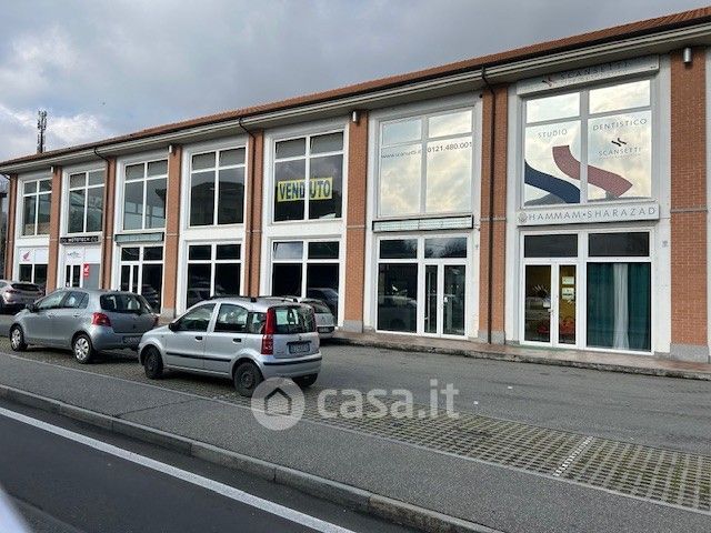 Attivitã /licenza (con o senza mura) in commerciale in Via Poirino