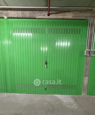 Box/posto auto in residenziale in Via Envie