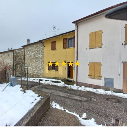 Appartamento in residenziale in Via Castello P. Castello