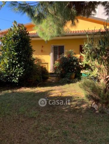 Casa indipendente in residenziale in Via Matteoni