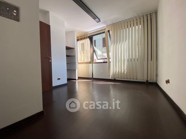 Ufficio in commerciale in Via Santa Teresa 3