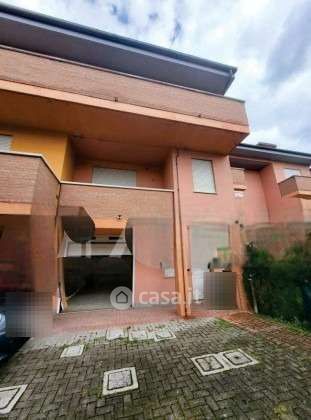 Casa bi/trifamiliare in residenziale in Via Don Bosco