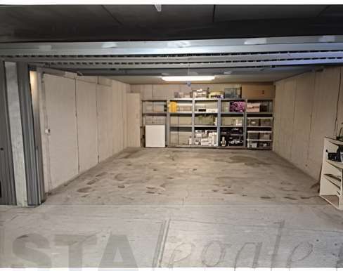 Box/posto auto in residenziale in Via Vimercate 27