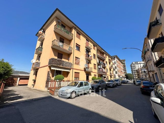Appartamento in residenziale in Via Antonio Fogazzaro 8