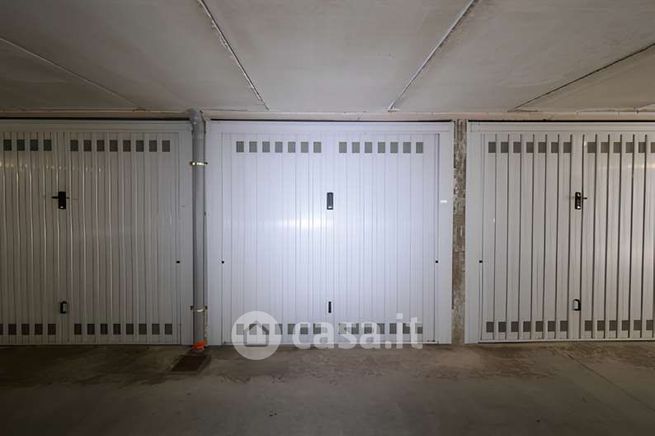 Box/posto auto in residenziale in Via Martiri di Cefalonia