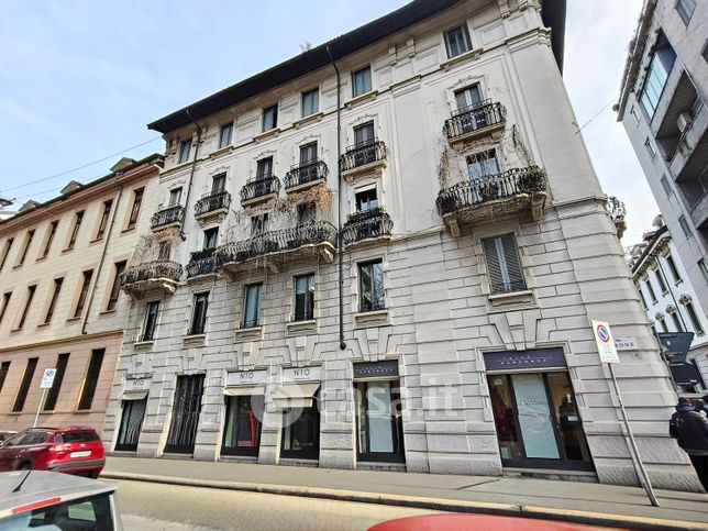 Ufficio in commerciale in Via Ansperto 10