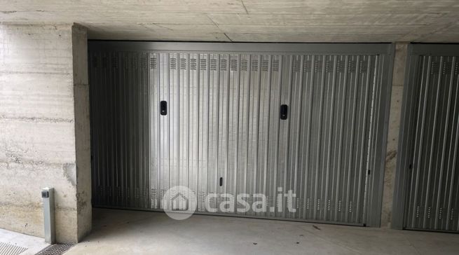 Box/posto auto in residenziale in Via Cappelletta 32
