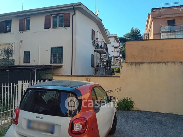 Casa indipendente in residenziale in Via Orte 98