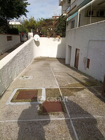 Box/posto auto in residenziale in Via dell' Etruria 56