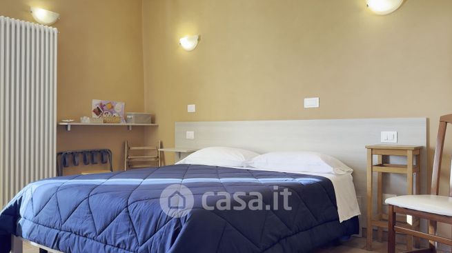 Attivitã /licenza (con o senza mura) in commerciale in Via Scarincio 22