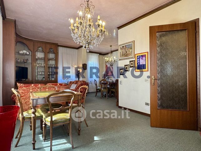 Casa bi/trifamiliare in residenziale in Via Pastrengo