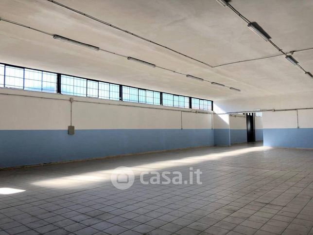 Capannone in commerciale in Via delle Tre Cannelle