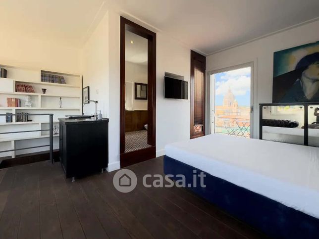 Appartamento in residenziale in Via Mario de' Fiori 42