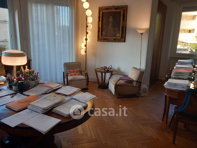 Ufficio in commerciale in Via Antonio Bertoloni