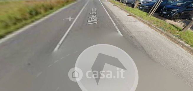 Ufficio in commerciale in Viale Europa