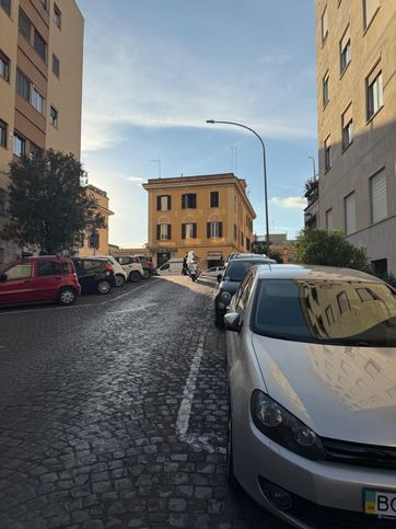 Box/posto auto in residenziale in Viale di Villa Pamphili