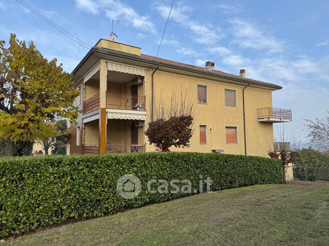 Casa bi/trifamiliare in residenziale in Strada Comunale San Martino Montalbano 18