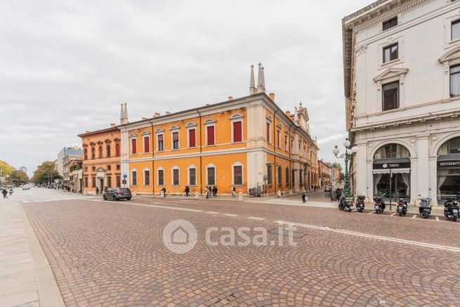 Ufficio in commerciale in Viale Cavour 18 -20