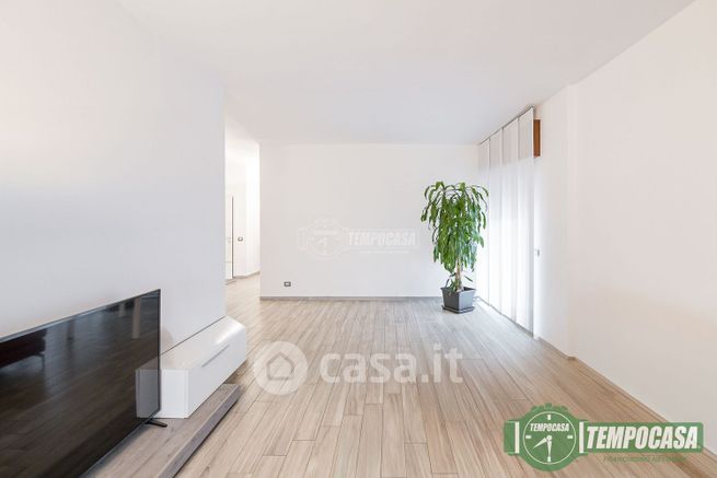 Appartamento in residenziale in Via Carlo Porta 2