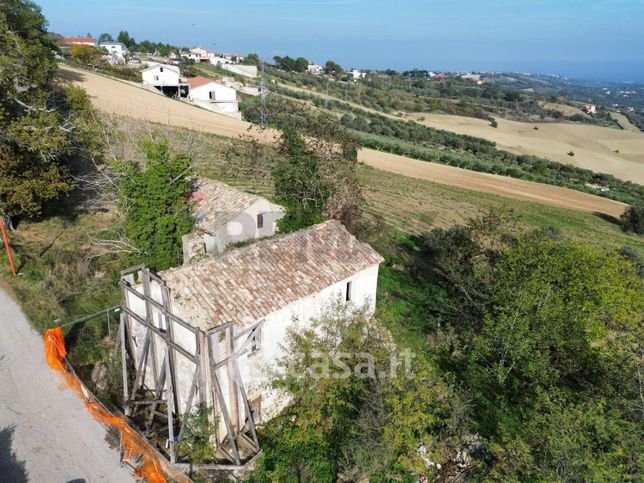 Casa indipendente in residenziale in Strada Comunale Colle Strega