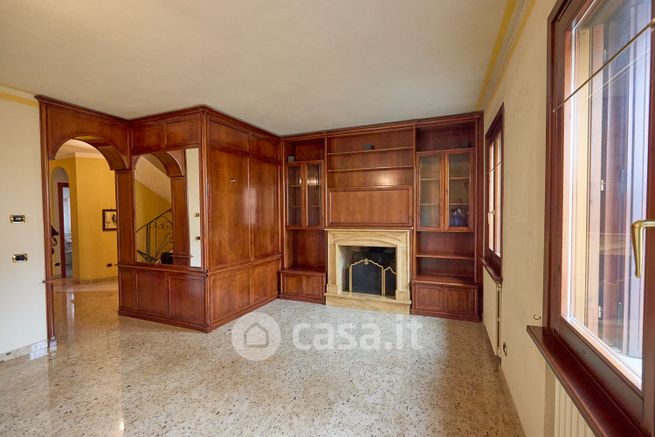 Casa indipendente in residenziale in Via Nobili Secco 1