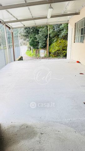 Capannone in commerciale in 