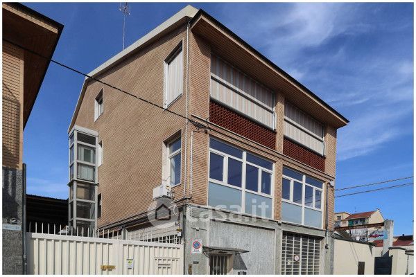 Ufficio in commerciale in 