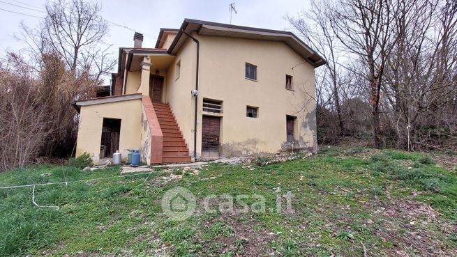 Casa indipendente in residenziale in fonte al piano