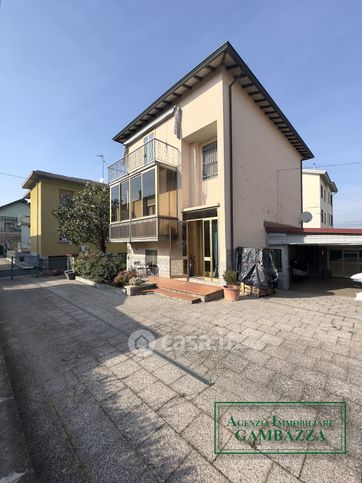 Casa indipendente in residenziale in Via a. Sciesa