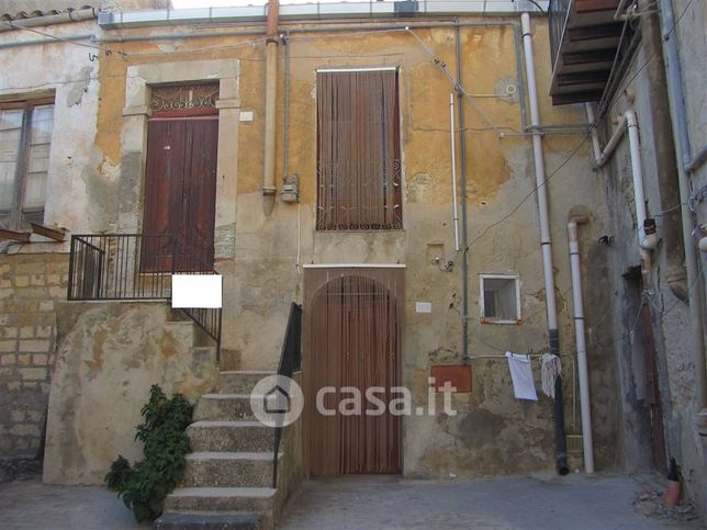 Casa indipendente in residenziale in 