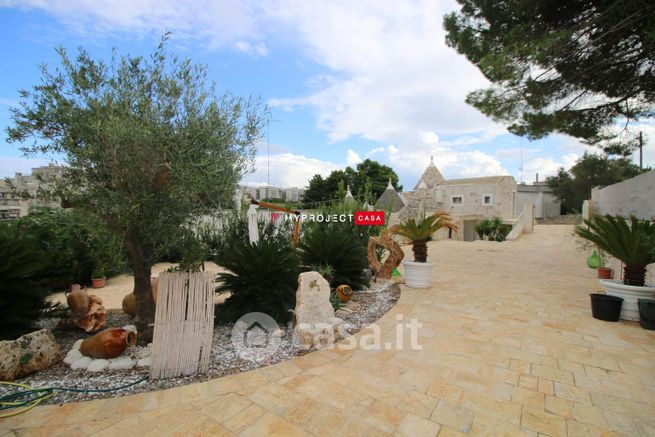 Baita/bungalow/chalet/trullo in residenziale in Via Alberobello