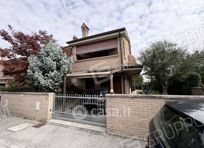 Villa in residenziale in Via Werter Curti