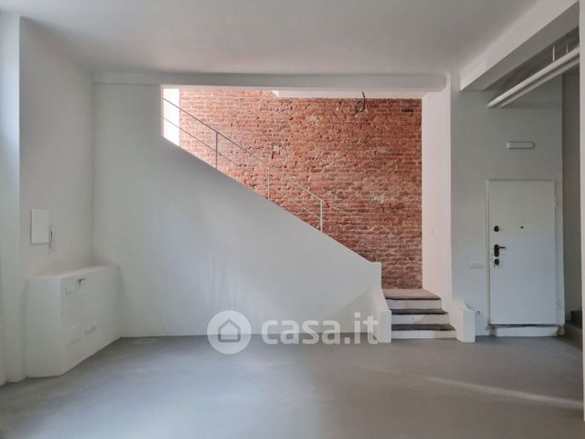 Ufficio in commerciale in Via Lepontina 1