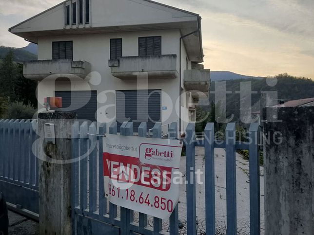 Capannone in commerciale in Contrada Fontevecchia