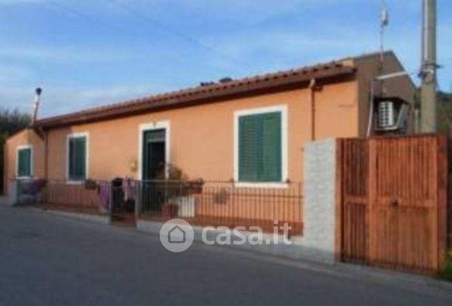 Casa indipendente in residenziale in SP36 18