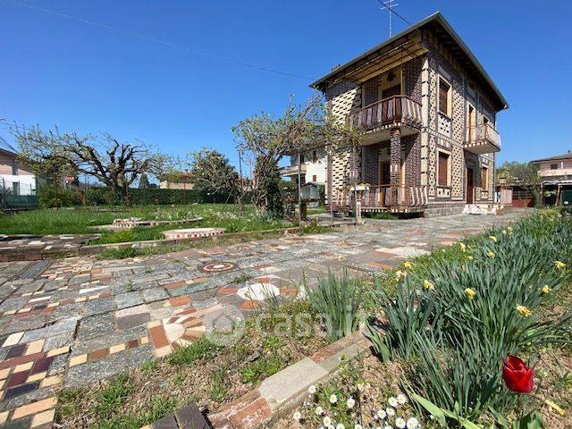 Casa indipendente in residenziale in 