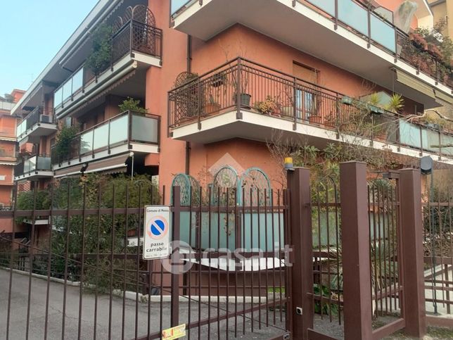 Box/posto auto in residenziale in Via Mentana 43