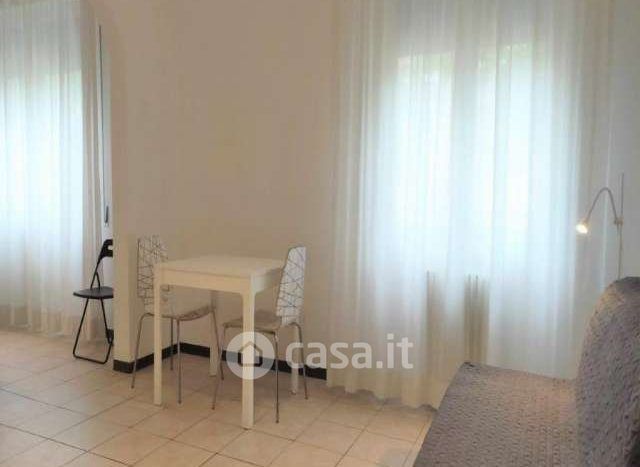 Appartamento in residenziale in Via Massenzio Masia