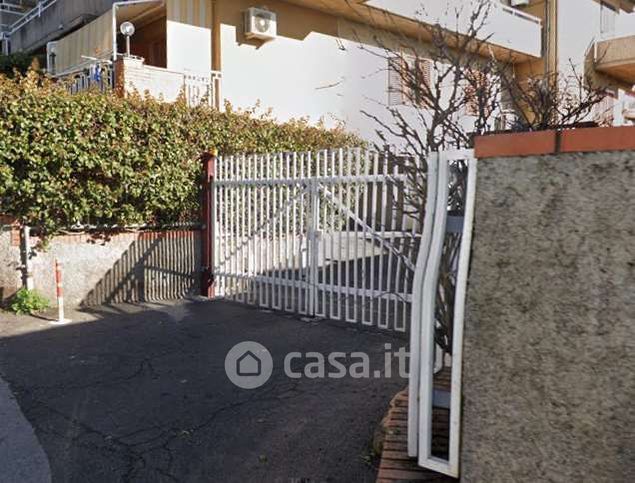 Garage/posto auto in residenziale in Via Mariani 44