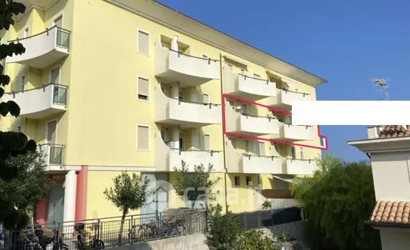 Appartamento in residenziale in Via Ischia